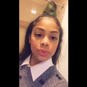 Meet your Posher, Alyssa